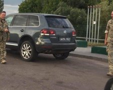 Суд поновив на посаді военкома, що побив волонтерку