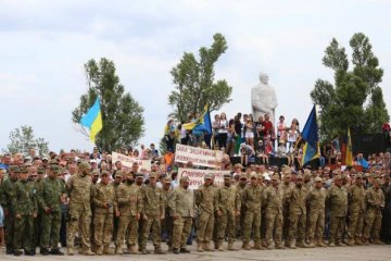 День визволення Маріуполя: військові пообіцяли повернути Донбас