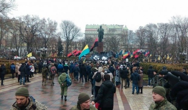 В Киеве проходит марш поддержки обвиняемых в убийстве Бузины (фото)