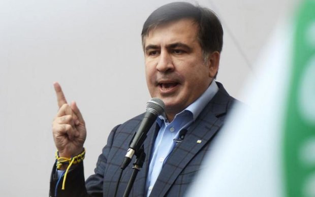 Саакашвили назвал дату отставки Порошенко