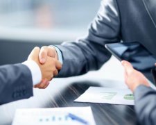 Как бизнесмены-энтузиасты спасают страну от кризиса