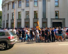 Скандал з єврономерами: активісти паралізували центр Києва