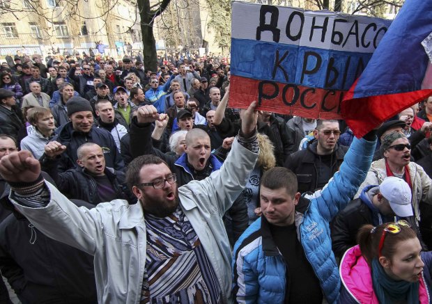 Бунт в Донецьку: "республіки" розпадаються на дрібні шматочки, але є одне "але"