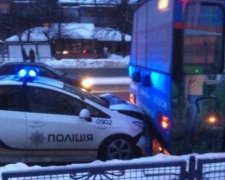 Харківські копи протаранили тролейбус (фото, відео)