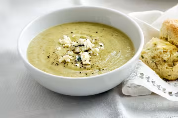 Вкусный суп-пюре из брокколи с сырными булочками