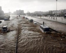 Як у Біблії: шалена стихія змиває Анкару з лиця Землі, відео