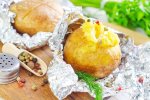 Незвичайний рецепт: печена картопля з сиром