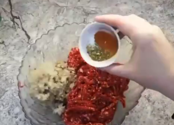 Фаршированный картофель, кадр из видео