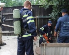 Троє чоловіків задихнулися в каналізаційному люку