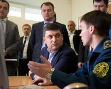 Гройсман створив 20 фіскально-поліцейських бригад з відеокамерами