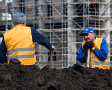 Власть заглянула в карманы заробитчан: накапали рекордные суммы, столько дома не светит