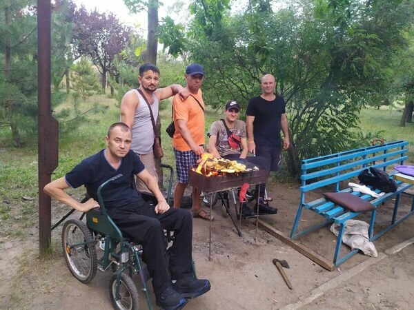"Стальной" тернополянин встал с инвалидной коляски и вдохновил миллионы: "Выбросил травму головы"