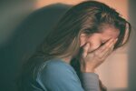 Чатував біля будинку з ножем: в Одесі озвірілий чоловік розправився з дружиною на очах у дитини