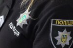 На Тернопільщині співробітниця пошти з ножем "розводила" клієнтів на дорогу техніку - один рух, і...