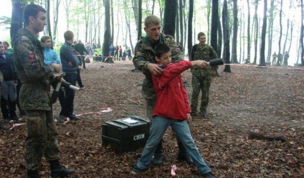  Львовские школьники сдали нормативы «Готовлюсь к службе в армии»