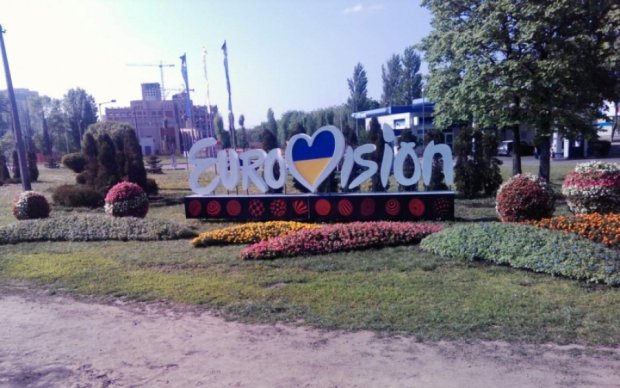 Киевские вандалы осквернили надпись к Евровидению