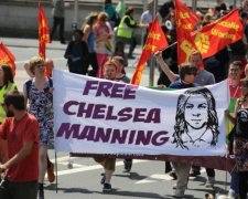 Звільнення Челсі Меннінг: що сталося з інформатором WikiLeaks після в'язниці