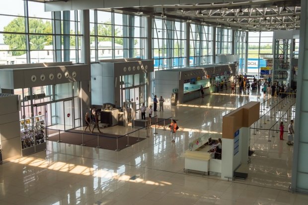 В Харьковском аэропорту схватили украинца: "зарплату" в Польше выплатили наркотиками