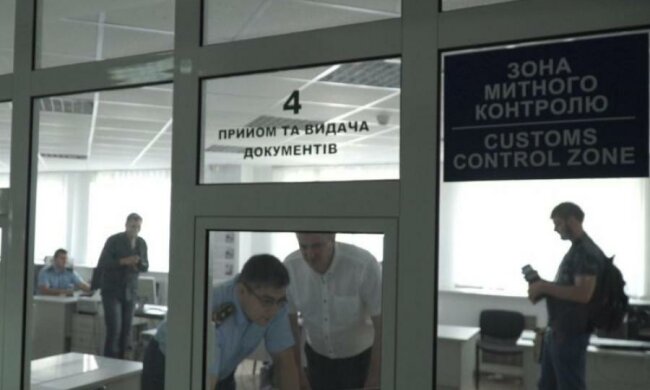 Кум, брат и сват: журналисты раскрыли схемы бизнеса скандального нардепа