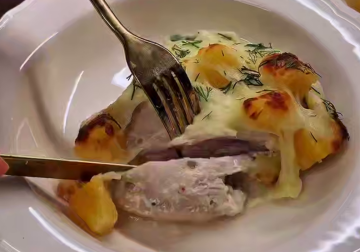 Курячі стегна з ананасом, кадр з відео