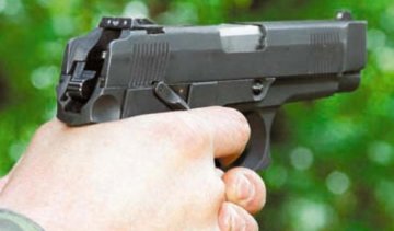 У хмельницких почтальонов больше оружия, чем у копов-охранников