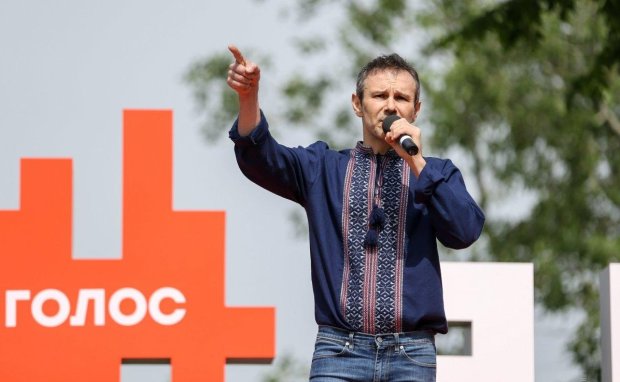 Вакарчук хоче жорстко карати політиків за переговори з Росією: що вигадав лідер "Голосу"