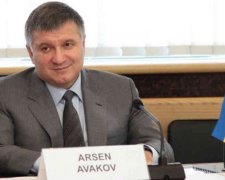 Азаров вселился в Авакова: видеодоказательство