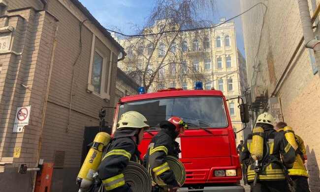 Пожар в Киеве, фото: Facebook ГСЧС Киева