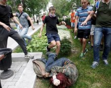 Російські школярі по-звірячому познущалися над ровесницею: відео