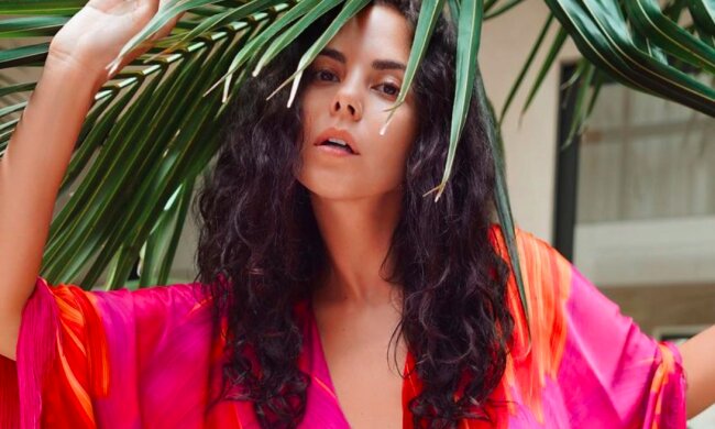 Настя Каменских, instagram.com/kamenskux/