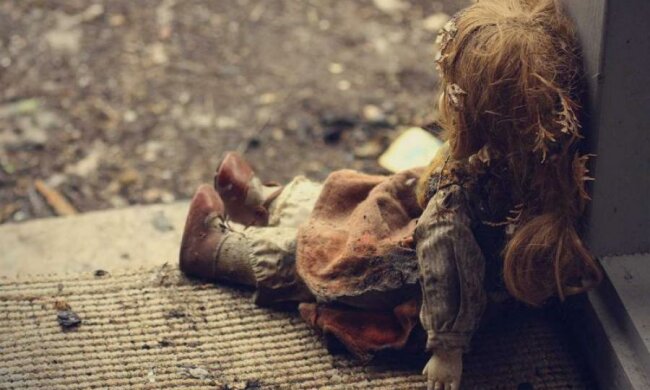 Смертельне виховання: горе-матір "відбила" у сина бажання ходити під себе