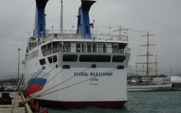 Приплыли: Миротворец "упаковал" в Чистилище 200 пассажиров российского судна