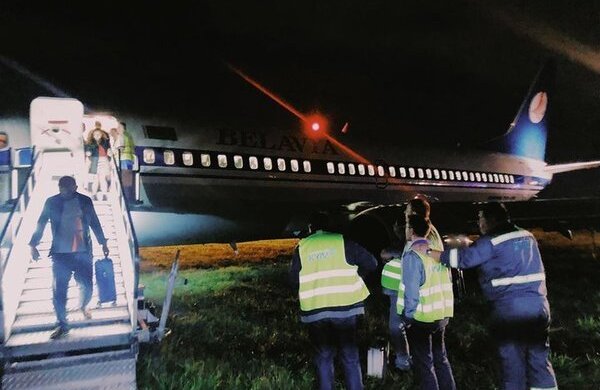 Жуткое ЧП в Жулянах: переполненный самолет на бешеной скорости вылетел с полосы, первые подробности