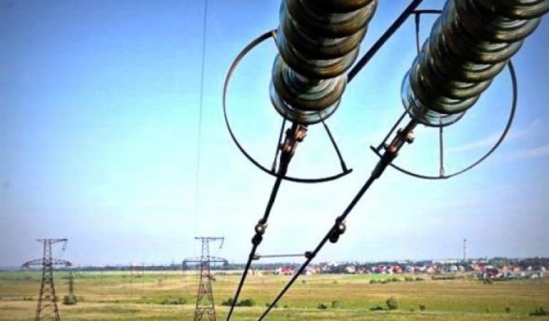 Дві опори для подачі електрики в Крим підірвали мінами