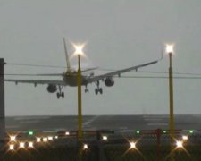 Нервовим не дивитись: як A320 ледь не розбився у Манчестері (відео)