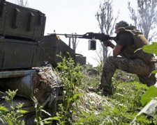 Бойцы на передовой в Песках показали свои укрытия (фото)