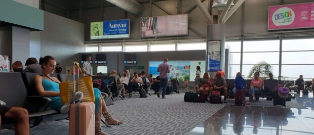 Здавати квитки? Аеропорт в Одесі накрила паніка, що відбувається