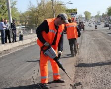 Коммунальщики ограничат движение на правом берегу Киева