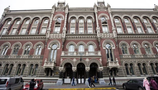 Банки обяжут заплатить за мошенников: украинцев предупредили о новых правилах
