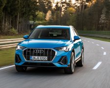 Audi показала кроссовер RS Q3 2019 на дороге: фото