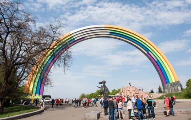 Кличко рассказал о сексуальной ориентации арки Дружбы народов
