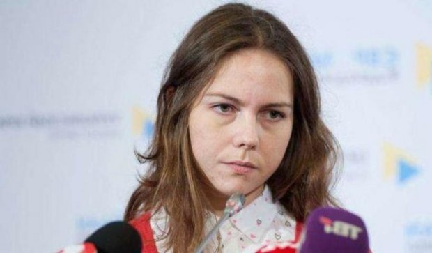 Акаунти соцмереж сестер Савченко ведуть невідомі