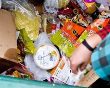 Французький парламент заборонив супермаркетам викидати їжу
