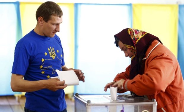 Портрет виборця України: ким є фанати Порошенка та Зеленського