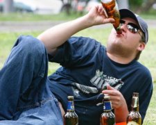 Уличным выпивохам придется платить больше: закон почти готов