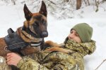 прикордонник з вівчаркою, фото з Facebook