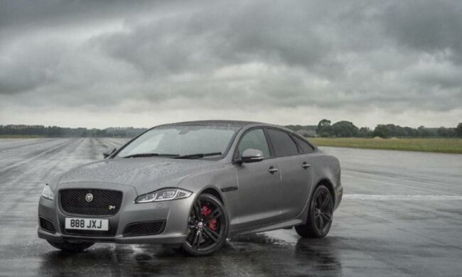 Jaguar перейде на "чисті" двигуни до 2020 року
