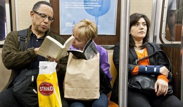 У Київському метро стане зручніше читати