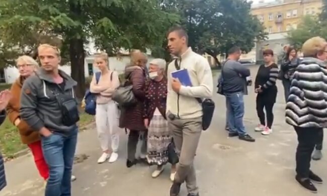 Во Львове дружка Садового поймали на мерзком дельце перед выборами: "Вместе навсегда?"