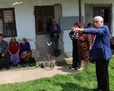 Дохлі щури та два підпали: під Львовом тероризують багатодітну вдову героя АТО